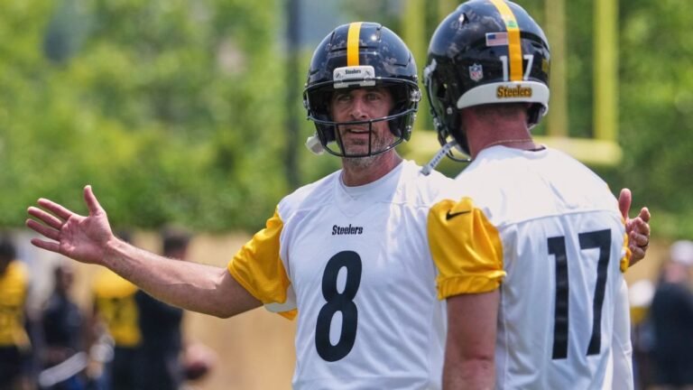 How did Aaron Rodgers’ first-week Steelers meet-and-greet go?