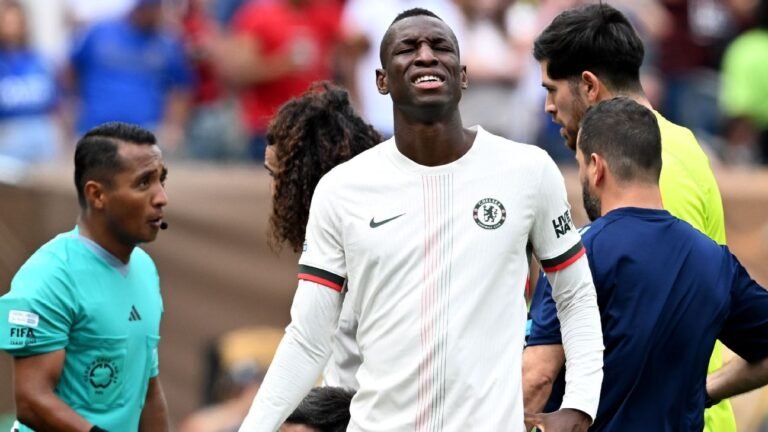 Chelsea’s Nicolas Jackson sorry for red card: ‘I let you down’