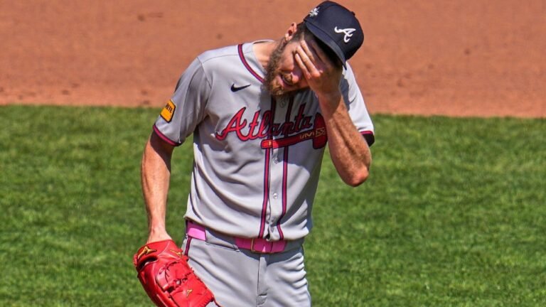 Braves place lefty Chris Sale on IL with fractured rib cage