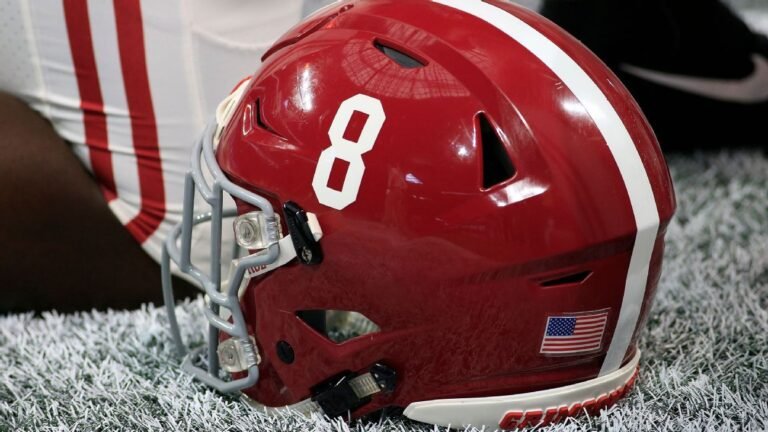 Alabama lands Ezavier Crowell, the No. 3 RB in 2026 class