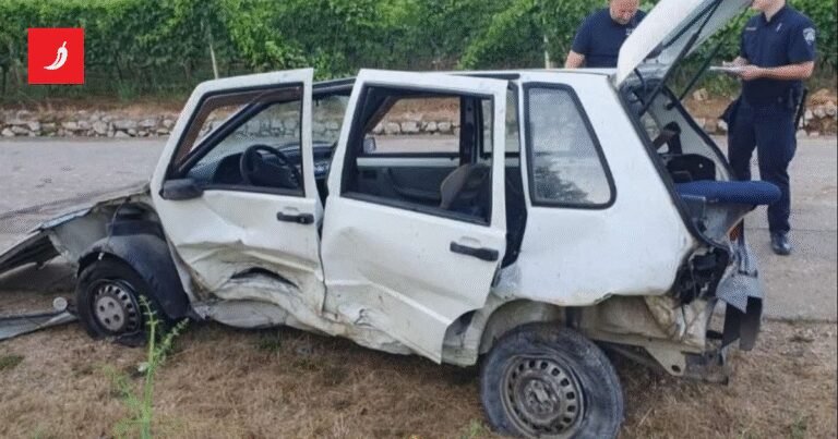 FOTO U ovom neregistriranom autu vozilo se 10 mladih, vozač je bio pijan. Stradali su