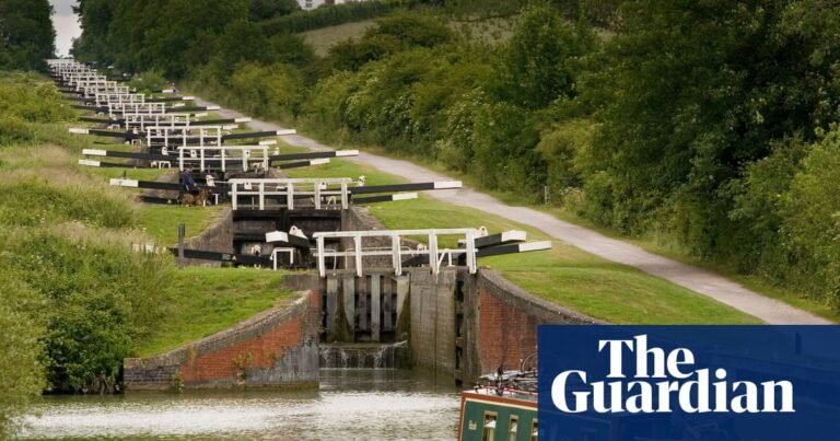A slow boat to happiness: our family holiday on Wiltshire’s Kennet and Avon canal | Boating holidays