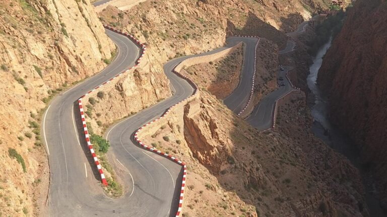 Viaggio in moto in Marocco, itinerario da 4.000 km. Cosa vedere, hotel, ristoranti