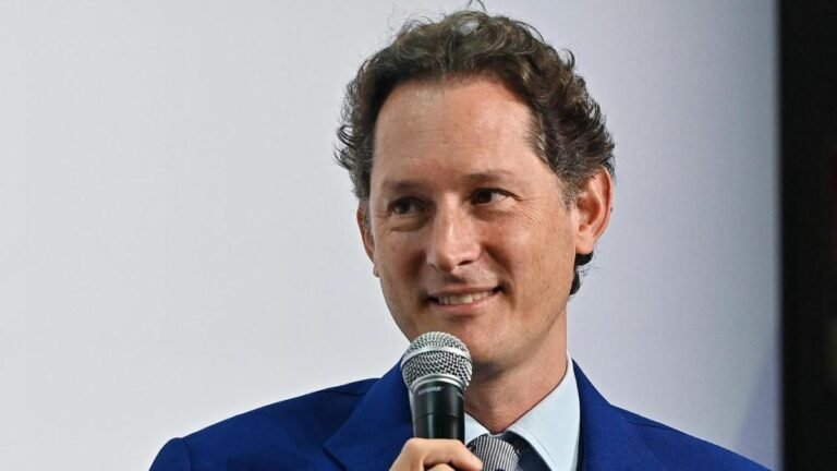 Auto elettriche Stellantis: Elkann, 14 nuovi modelli