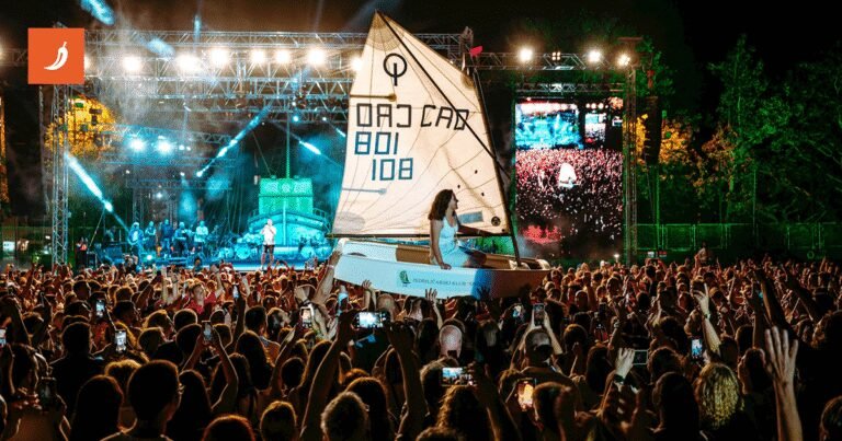 Gibonni u rodnom Splitu napravio koncert za pamćenje, publikom “plovila” jedrilica