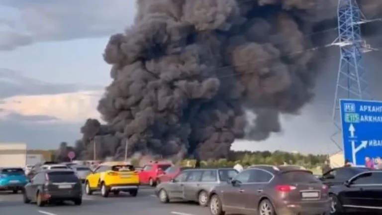 Silovit napad Ukrajinaca na Moskvu: Gori skladište goriva, zatvorena zračna luka