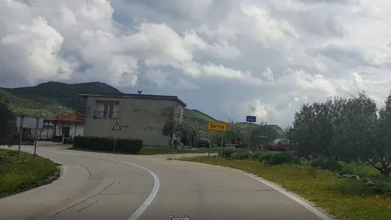 Mladić bagerom ubio očuha, pa ga njime odmah i zakopao. Što se dogodilo u mirnom dalmatinskom selu?