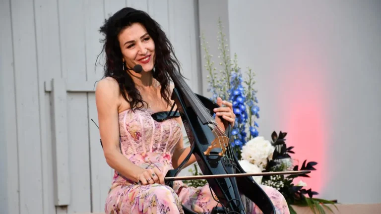 Ana Rucner o novoj pjesmi i beauty navikama: ‘Nelagodno se osjećam ako imam previše šminke na licu’