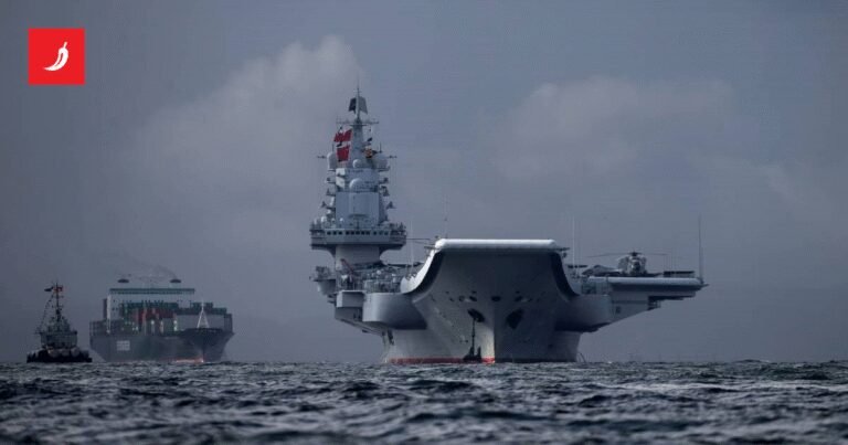 Kineski nosač aviona prvi put viđen istočno od Iwo Jime. Japanci potvrdili