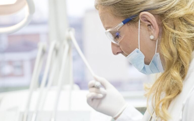 HUBOL: Ograničavanjem dvojnog rada liječnika pacijenti će dulje čekati