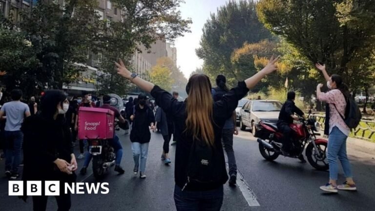 Young anti-regime Iranians divided over conflict
