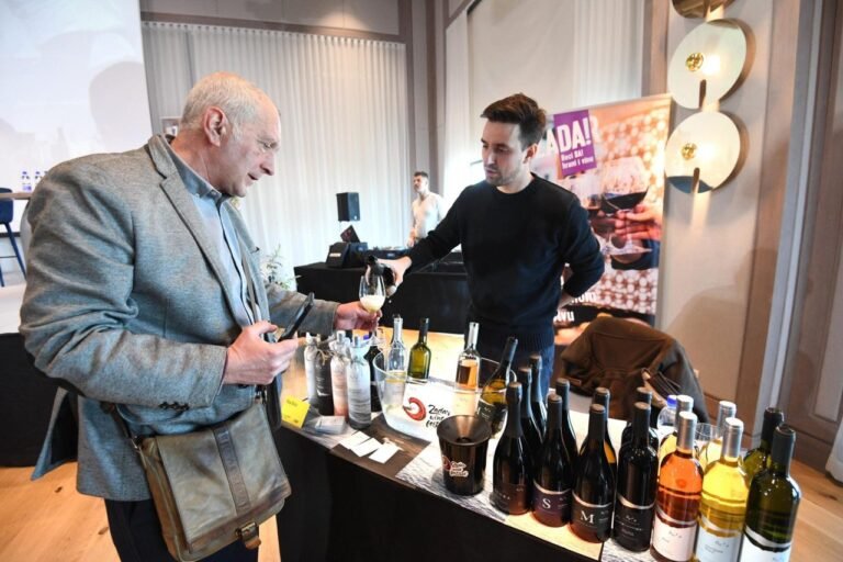 Zadarski – Dodijeljeno 250.000 eura potpora za poljoprivredu. Uzgajivač goveda u Gračacu nabavio rasplodnog bika, a vinar iz Nadina