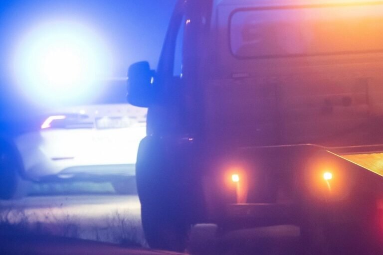 Slobodna Dalmacija – Otkriven identitet stradalih u strašnoj nesreći: riječ je o mladiću (28) i djevojci (25), on nikad nije položio vozački