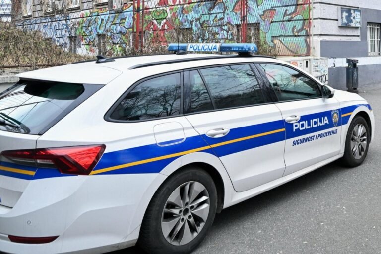 Muškarac aktivirao eksploziv u Perušiću i oštetio tri automobila – policija traga za počiniteljem!