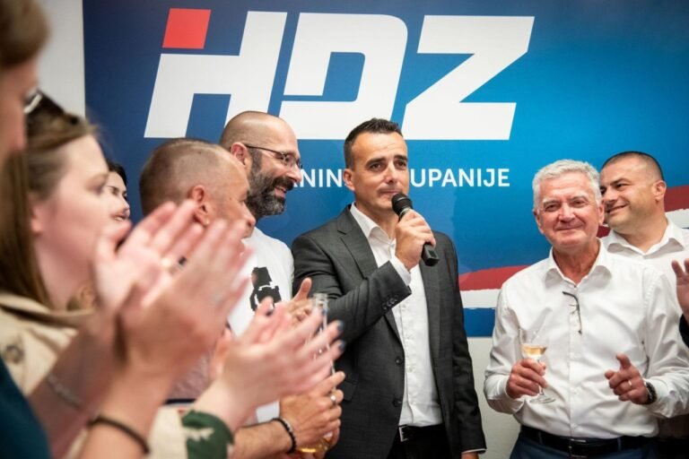 Dosadašnji župan dr. sc. Marko Jelić u petak, u 10 sati i službeno predaje dužnost novom županu, Pašku Rakiću