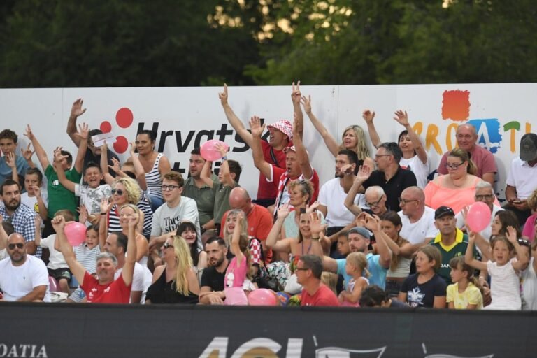 Ta divna šibenska noć: Vaterpolski spektakl u Crnici na tribine privukao navijače i legende