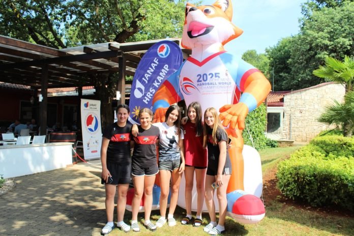 JANAF HRS Kamp: Mlade rukometašice stigle su u Umag