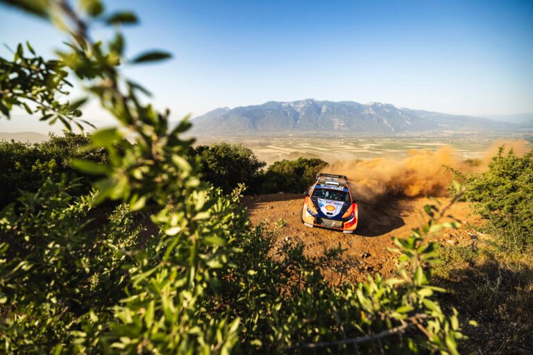 WRC – Tänak scorches to slender lead on sun-baked Acroplis Friday