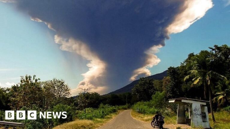 Indonesian volcano Mount Lewotobi Laki-laki spews massive ash cloud as it erupts again