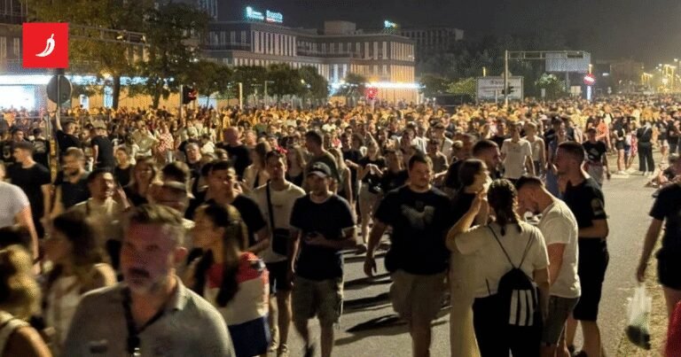 Gotov najveći koncert u povijesti RH, 123 privedena. Ukinute sve zabrane u Zagrebu