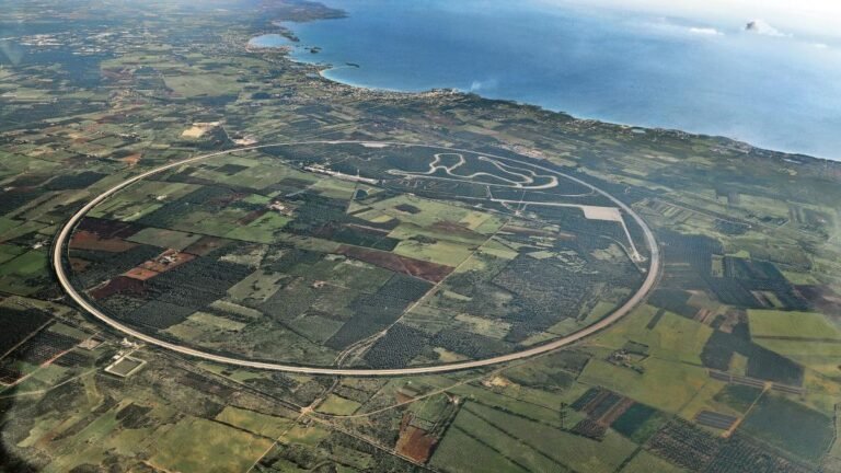 Porsche: il Nardò Technical Center compie 50 anni