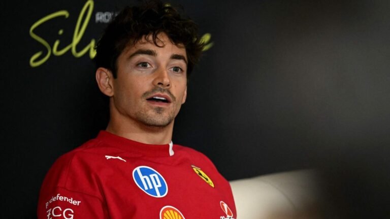 Silverstone, Leclerc: “Ferrari, è ora di vincere”. Hamilton: “La pioggia può aiutarci”