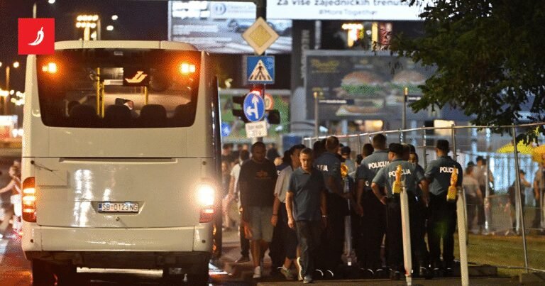 FOTO Busevi dovezli hrpu policajaca na Hipodrom