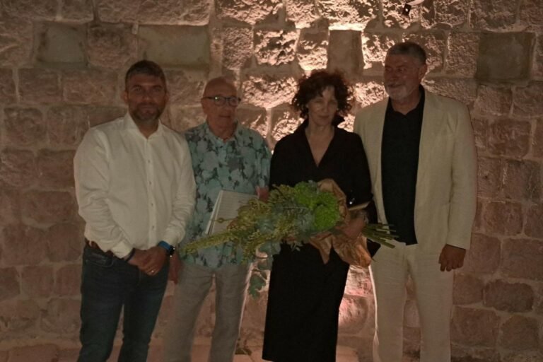 Dubravka Lošić na Bokaru otvorila izložbu ‘Libertas bells’: zvona koja ne zovu na uzbunu, nego na umjetničko promišljanje o tišini!